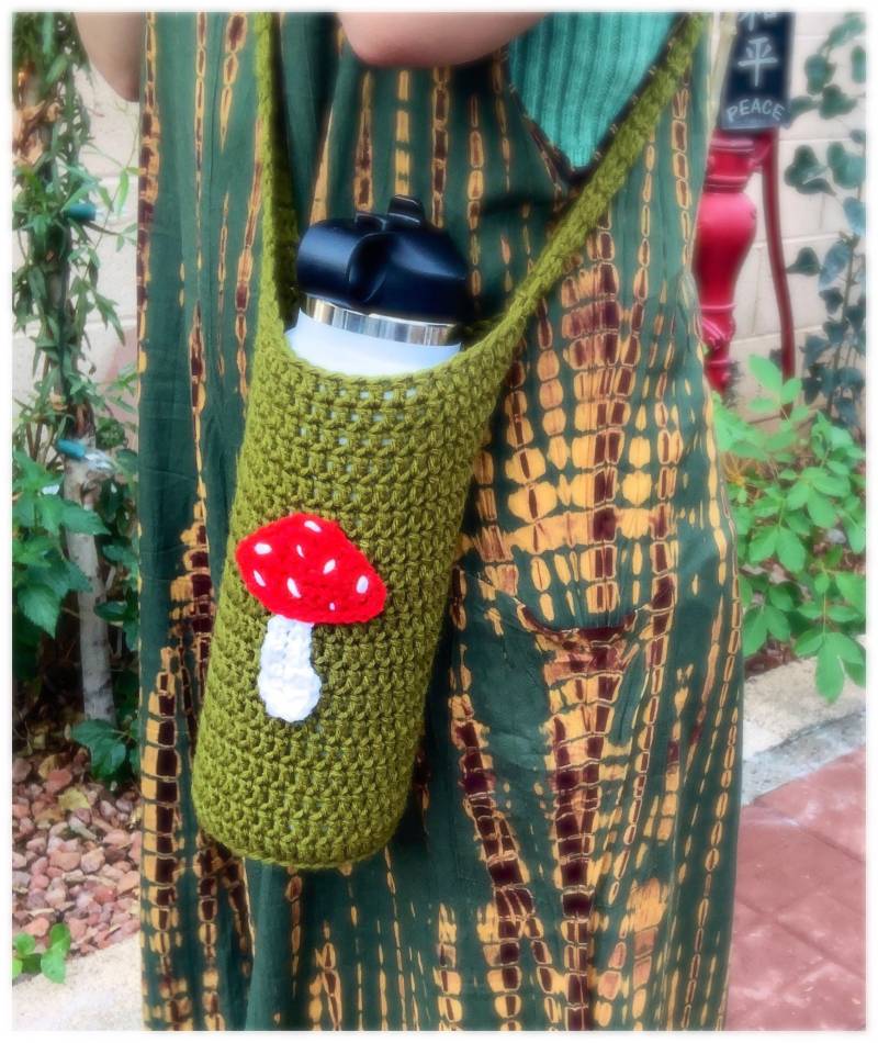 Pilz Häkeln Wasserflasche/Hydroflask Halter Carrier - Cottagecore von KnotsByKari