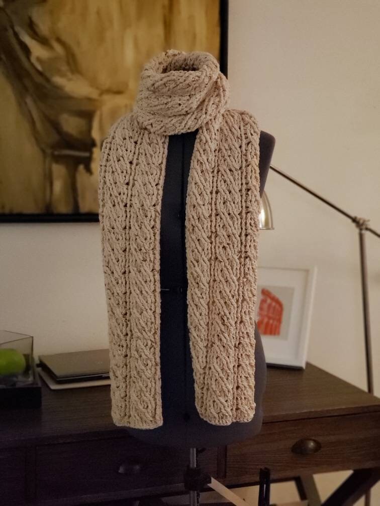 Gehäkeltes Wintertuch - Warm Und Gemütlich, Toll Für Einen Kalten Wintertag Gehäkeltes Wintertuch - Warm Und Gemütlich, Toll Für Einen Kalten Wintertag von KnottedByHand