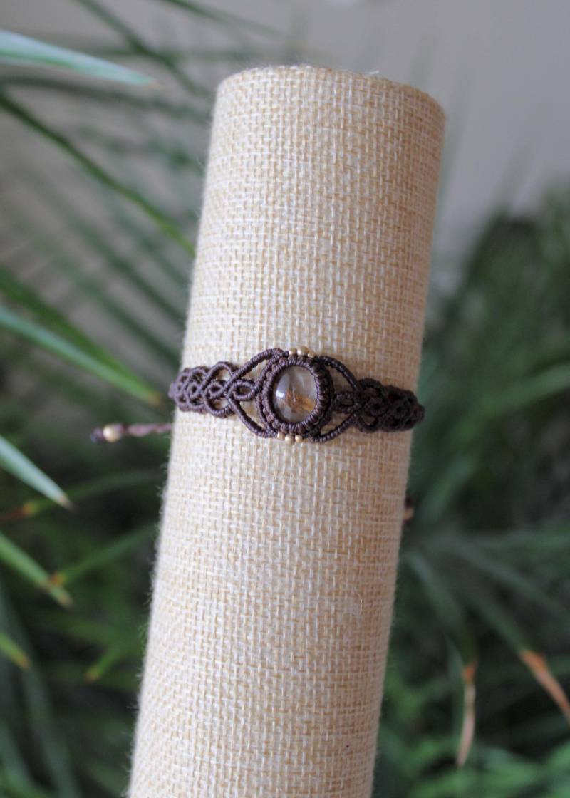 Makramee Armband Mit Rutilquarz von KnottedLoveAT