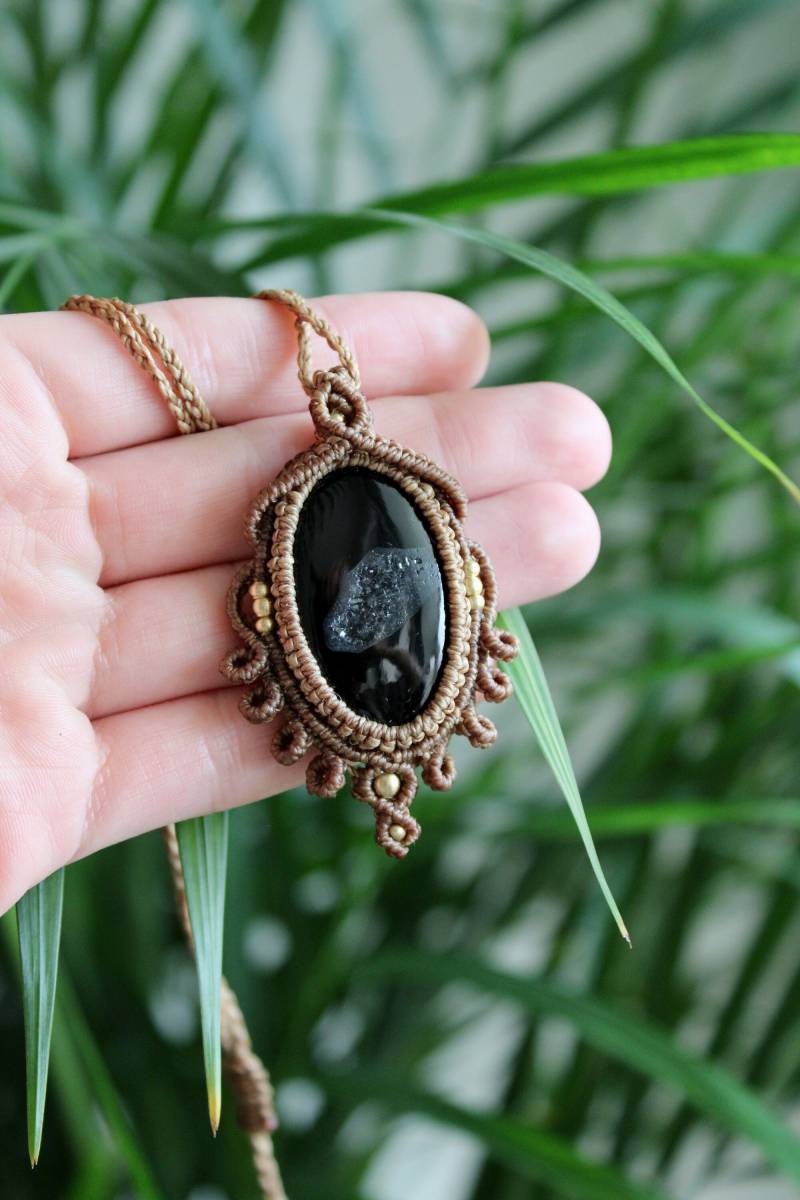 Makramee Halskette Mit Druzy Onyx Makramee Halskette Mit Druzy Onyx von KnottedLoveAT