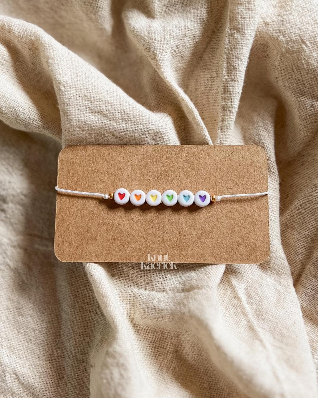 Armband Regenbogen Herzen・ Statement-Schmuck Mit Buchstabenperlen in Verschiedenen Farben・pride ・ Lgbtqi+ ・queer Armband Regenbogen Herzen・ Statement-Schmuck Mit Buchstabenperlen in Verschiedenen Farben・pride ・ Lgbtqi+ ・queer von Knutkaerlek