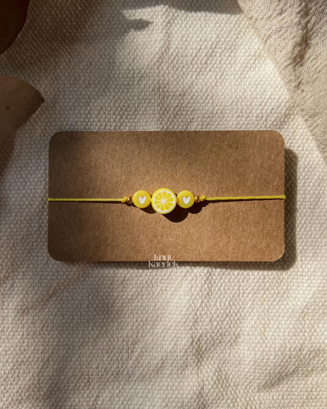 Armband Zitrone・sommerlicher Schmuck Mit Goldperlen Und Herzen Armband Zitrone・sommerlicher Schmuck Mit Goldperlen Und Herzen von Knutkaerlek