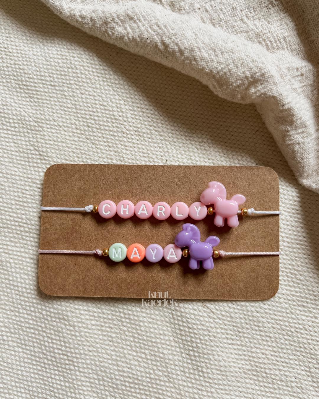 Individuelles Armband Pferdenamen Für Pferde - Und Ponyliebhaber in Verschiedenen Farben Individuelles Armband Pferdenamen Für Pferde - Und Ponyliebhaber in Verschiedenen Farben von Knutkaerlek