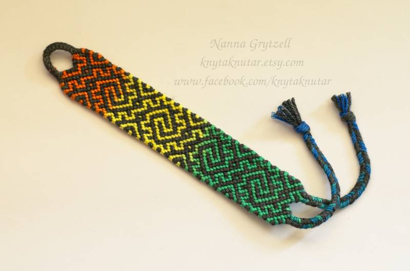 Multicolor Armband Grün Blau Gelb Orange Farbenfrohes Freundschaftsband von KnytaKnutar