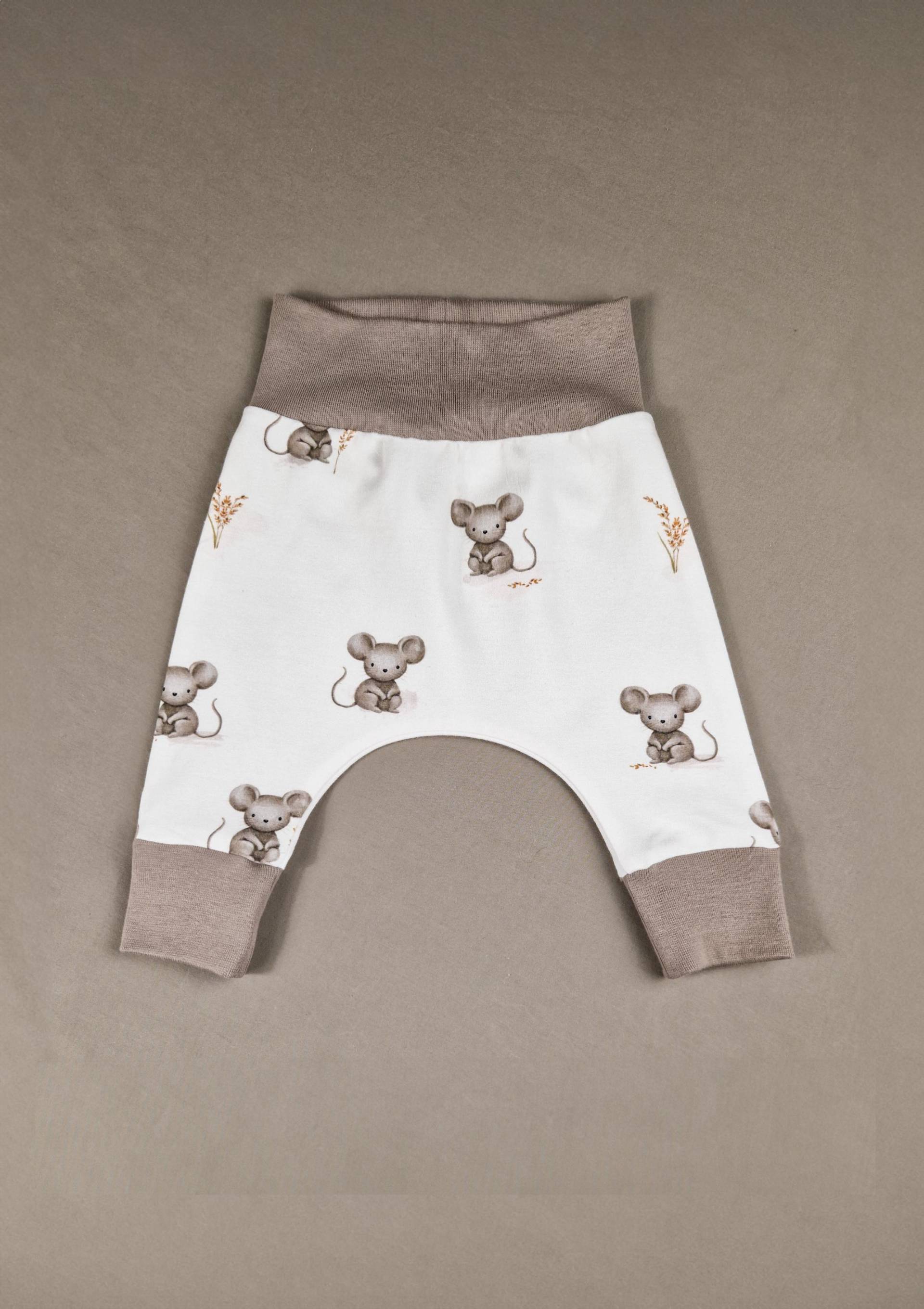 Babyhose Handgemachte Aus Bio-stoff Mit Süßem Maus-Muster, Geschenk Zur Geburt, Kleinkind Hose, Bio Mode Für Babys & Kleinkinder, Nachhaltig Babyhose Handgemachte Aus Bio-stoff Mit Süßem Maus-Muster, Geschenk Zur Geburt, Kleinkind Hose, Bio Mode Für Babys & Kleinkinder, Nachhaltig von KoboldhainKleider