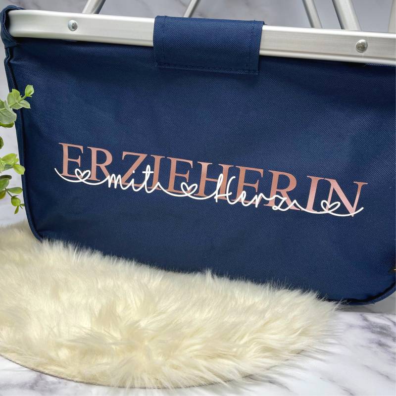 Abschiedsgeschenk Kindergarten - Einkaufskorb "Erzieherin Mit Herz" Personalisiert Faltbar Farbe Navy Blau Grau Schwarz von Koboldtheater22