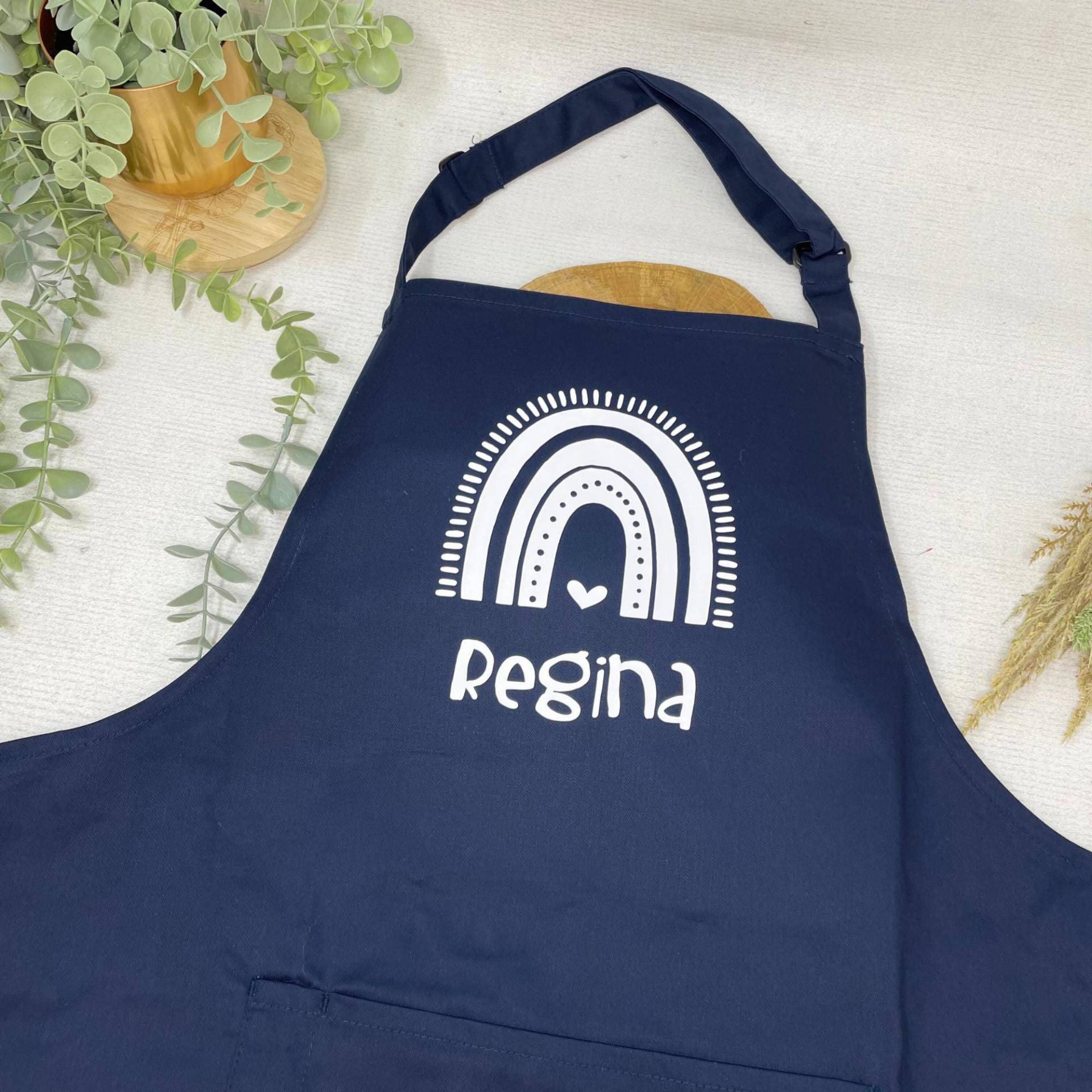 Malkittel Für Die Schule - Kinderschürze Mit Namen Und Regenbogen Personalisiert Tolles Geschenk Schulkinder Zur Einschulung von Koboldtheater22