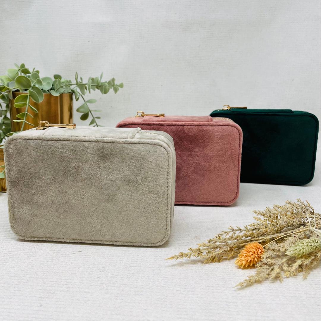 Nachhaltiges Schmucketui Aus Recyceltem Samt - Schmuckkästchen Für Ringe, Ohrringe & Ketten, Reiseetui Mit Fächern in 3 Farben von Koboldtheater22