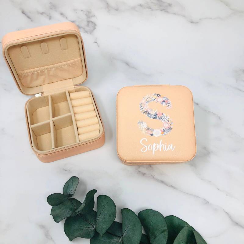 Schmucketui Mädchen - Rosa Personalisiert Mit Initial Und Namen Geschenk Kommunion Einschulung Geburtstag Reiseetui von Koboldtheater22