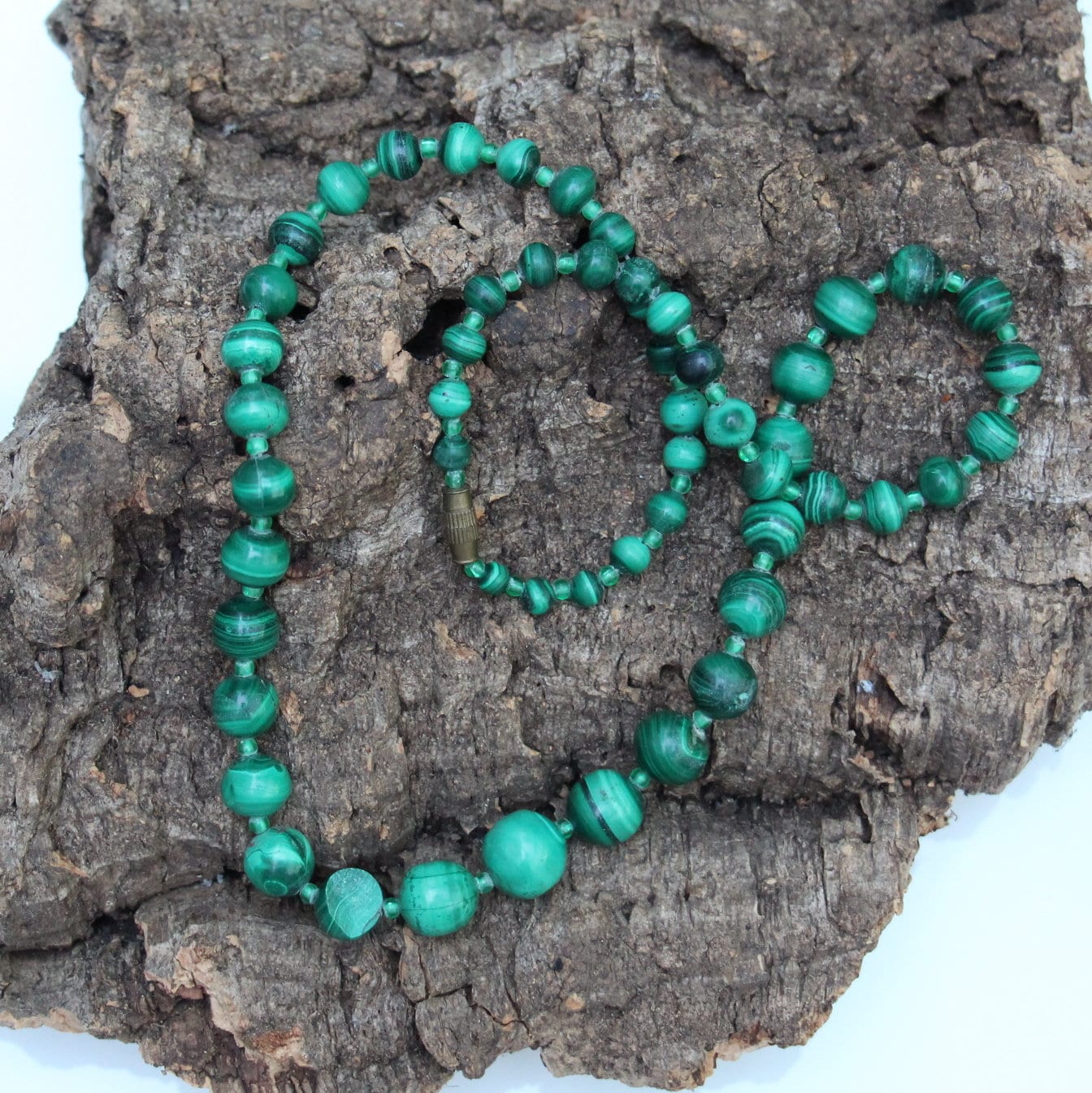 Vintage Perlen Halskette Malachiet Vintage Perlen Halskette Malachiet von KobraFinds
