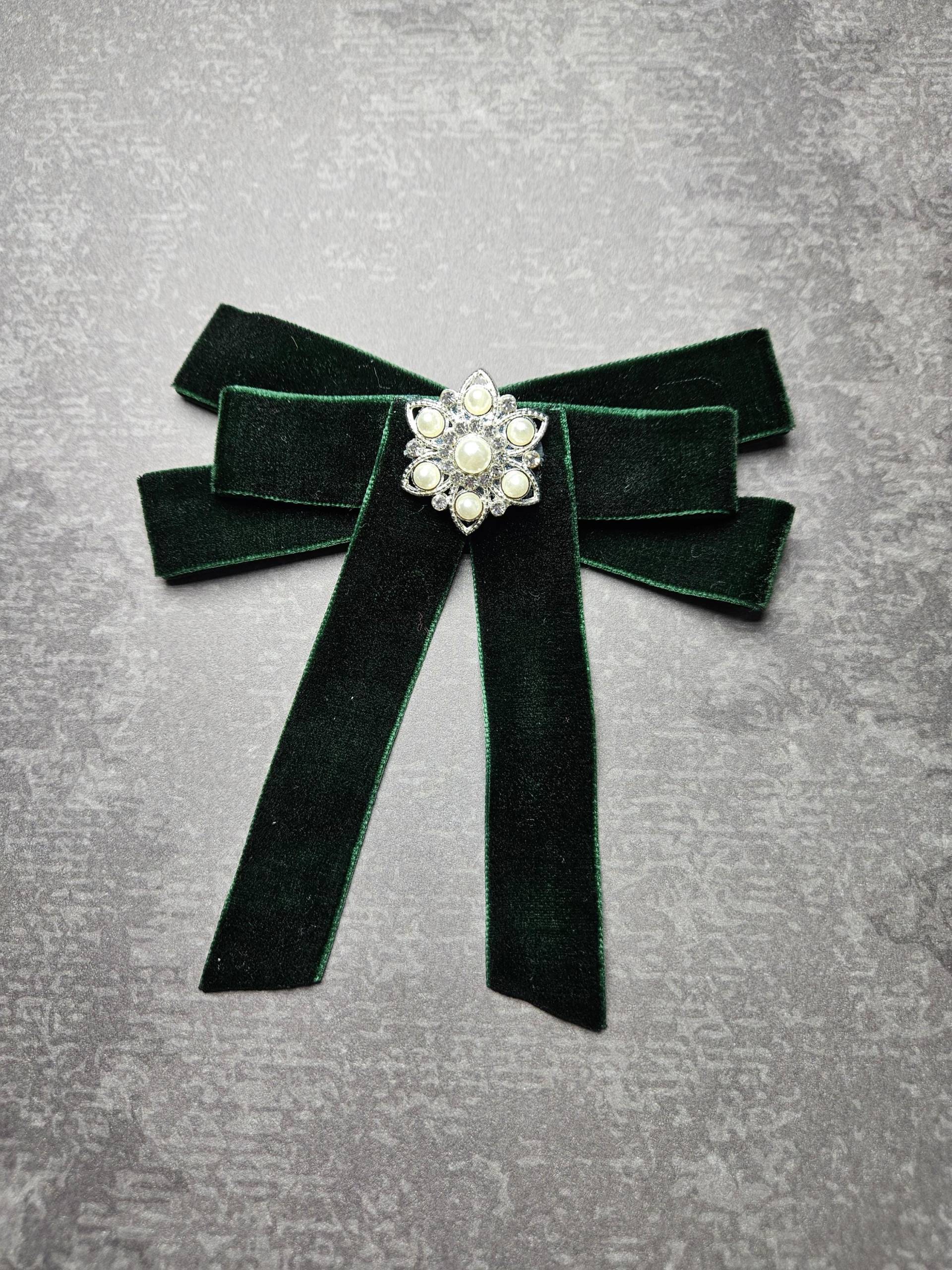 Damen Schleifenbrosche Samt Grün Strass Anstecker Geschenk Handmade von KobrakDesign