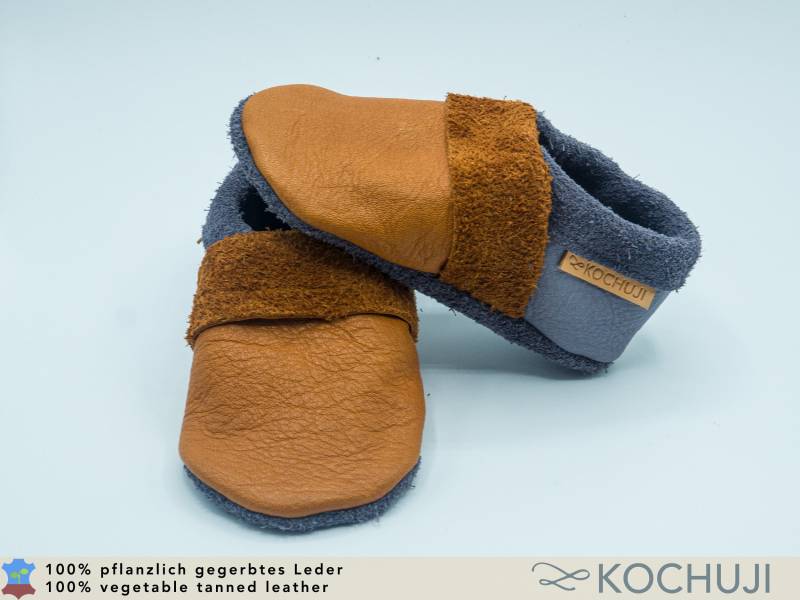Bioleder Krabbelschuhe Personalisiert/Hausschuhe Zweifarbig Verschiedene Farben Lederpuschen Pflanzliche Gerbung Chromfrei Bioleder Krabbelschuhe Personalisiert/Hausschuhe Zweifarbig Verschiedene Farben Lederpuschen Pflanzliche Gerbung Chromfrei von Kochuji