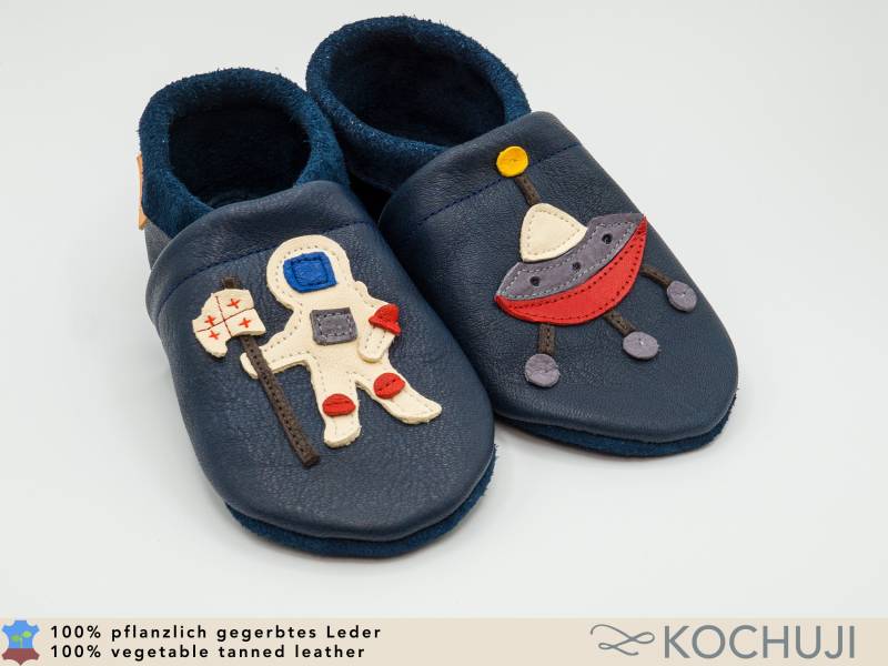Kosmonaut Lederpuschen/Naturleder Personalisierbar Krabbelschuhe Lauflernschuhe Ökoleder Pflanzliche Gerbung Chromfrei von Kochuji