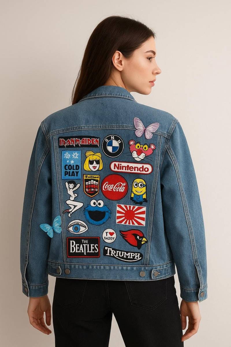 Upcycling Jeansjacke Mit Patches Vintage Jeans Umgearbeitet - Größe M Unisex + Digital Wallpaper von KodChaPhornStudio