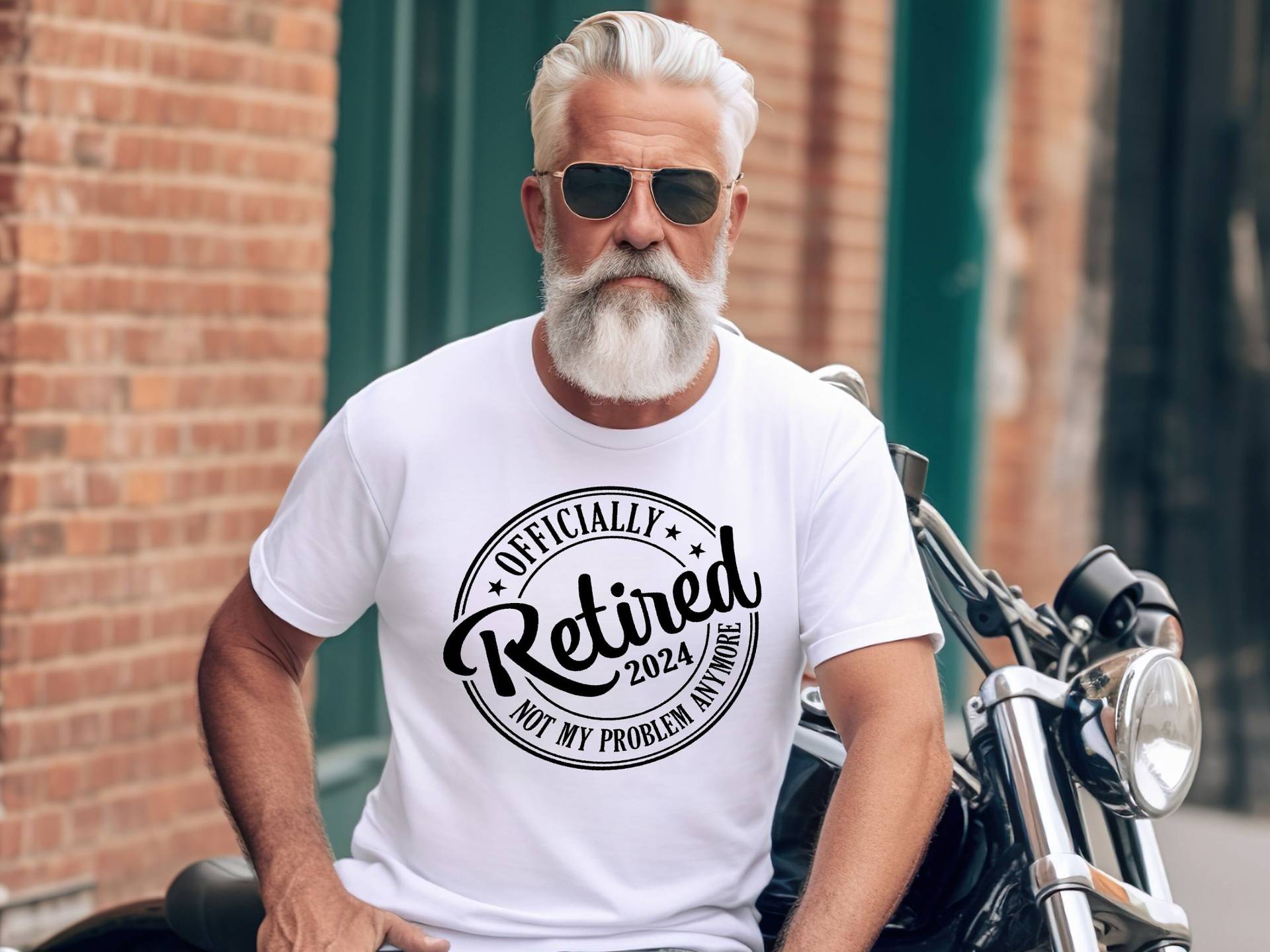 T-Shirt Officially Retired - Für Den Zukünftigen Oder Schon Aktuellen Rentner Personalisiert Mit Jahr T-Shirt Officially Retired - Für Den Zukünftigen Oder Schon Aktuellen Rentner Personalisiert Mit Jahr von Kodelandia