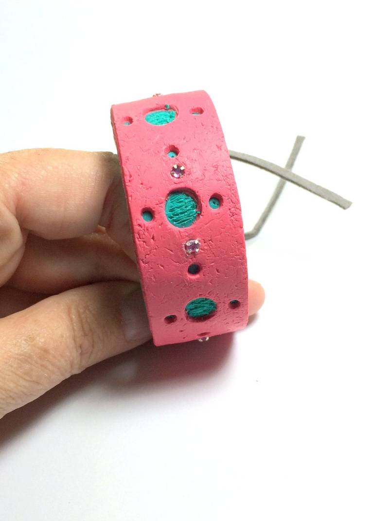 Türkis & Koralle Manschette Armband Aus Polymer Clay - Verstellbar Mit Vintage Swarovski Kristallen von KodeliaHollow