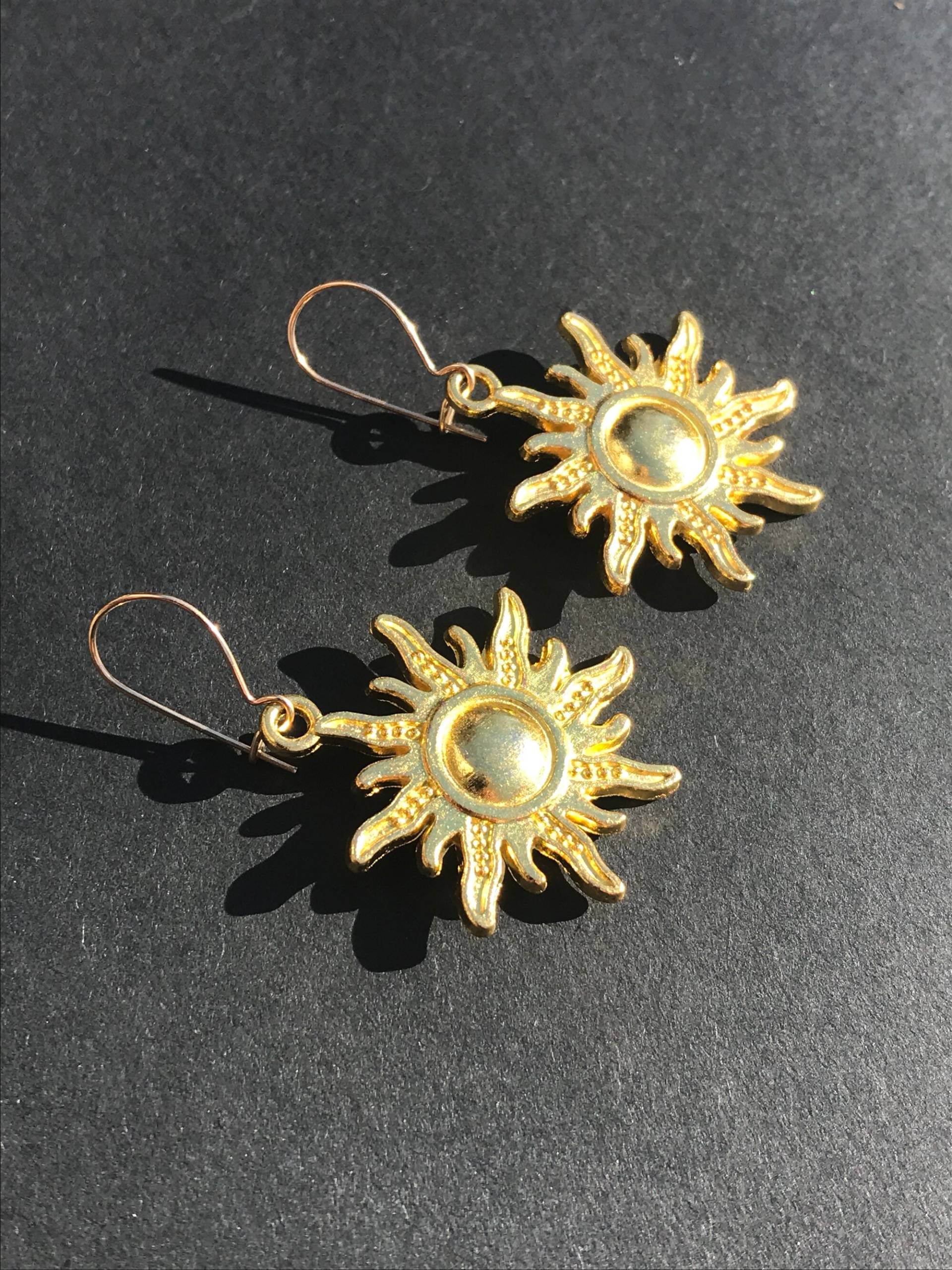 Gold Sun Messing Ohrhänger, 14 K Gold Filled Kidney-Ohrhaken 16 Mm, Inti Gold Sun Messing Ohrhänger, 14 K Gold Filled Kidney-Ohrhaken 16 Mm, Inti von KoenabyTina