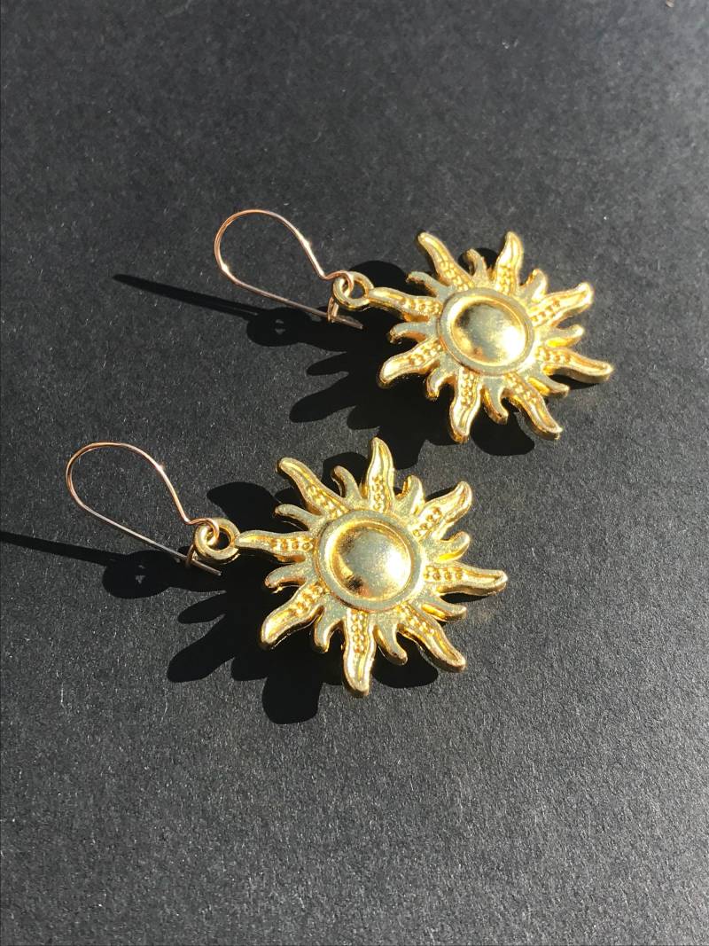 Gold Sun Messing Ohrhänger, 14 K Gold Filled Kidney-Ohrhaken 16 Mm, Inti Gold Sun Messing Ohrhänger, 14 K Gold Filled Kidney-Ohrhaken 16 Mm, Inti von KoenabyTina