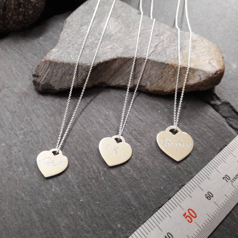 Herz Gravurplatten Anhänger Mit Einer 0, 8 Mm Ankerkette in 925Er Silber, Gravur Namenskette, Größe Wählbar | Gk-150/Silber von Koenigsprodukte