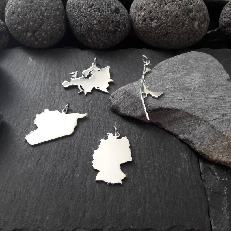 Mittelmeer-Insel - Z.b. Kreta, Sizilien, Ibiza Wunsch Landkarten Anhänger, Charm-Anhänger Oder Anhänger Mit Panzerkette in 925Er Silber von Koenigsprodukte