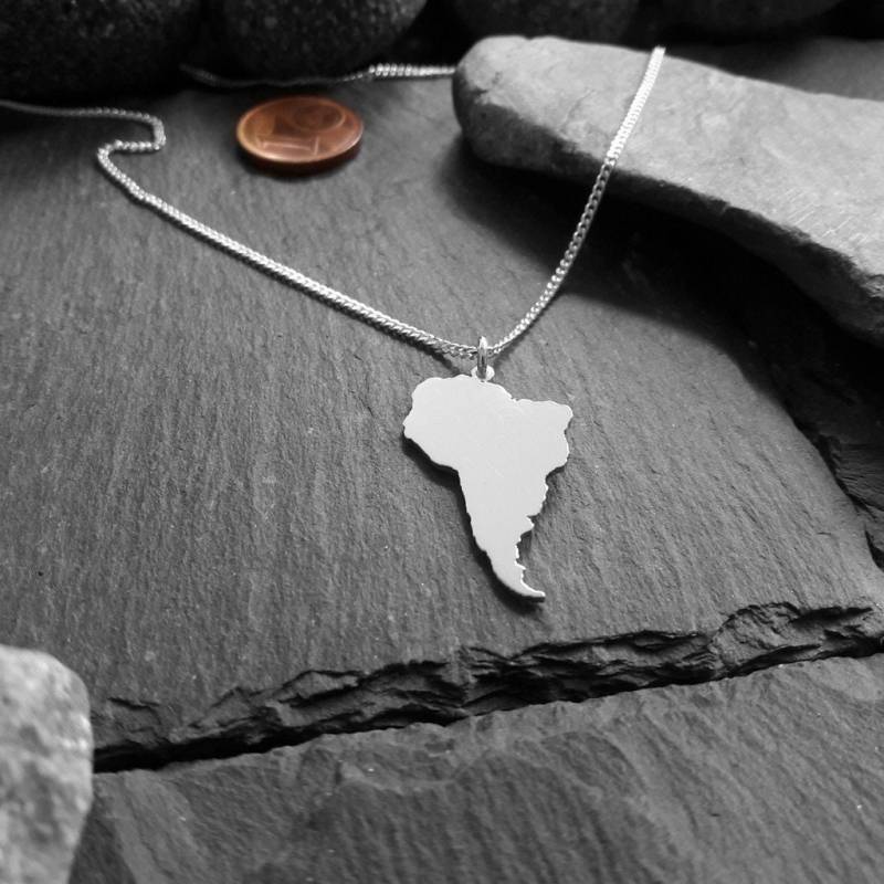 Südamerika Landkarte Anhänger Mit Panzerkette in 925Er Silber, Kettenlänge Wählbar, | Lk-02/Südamerika von Koenigsprodukte