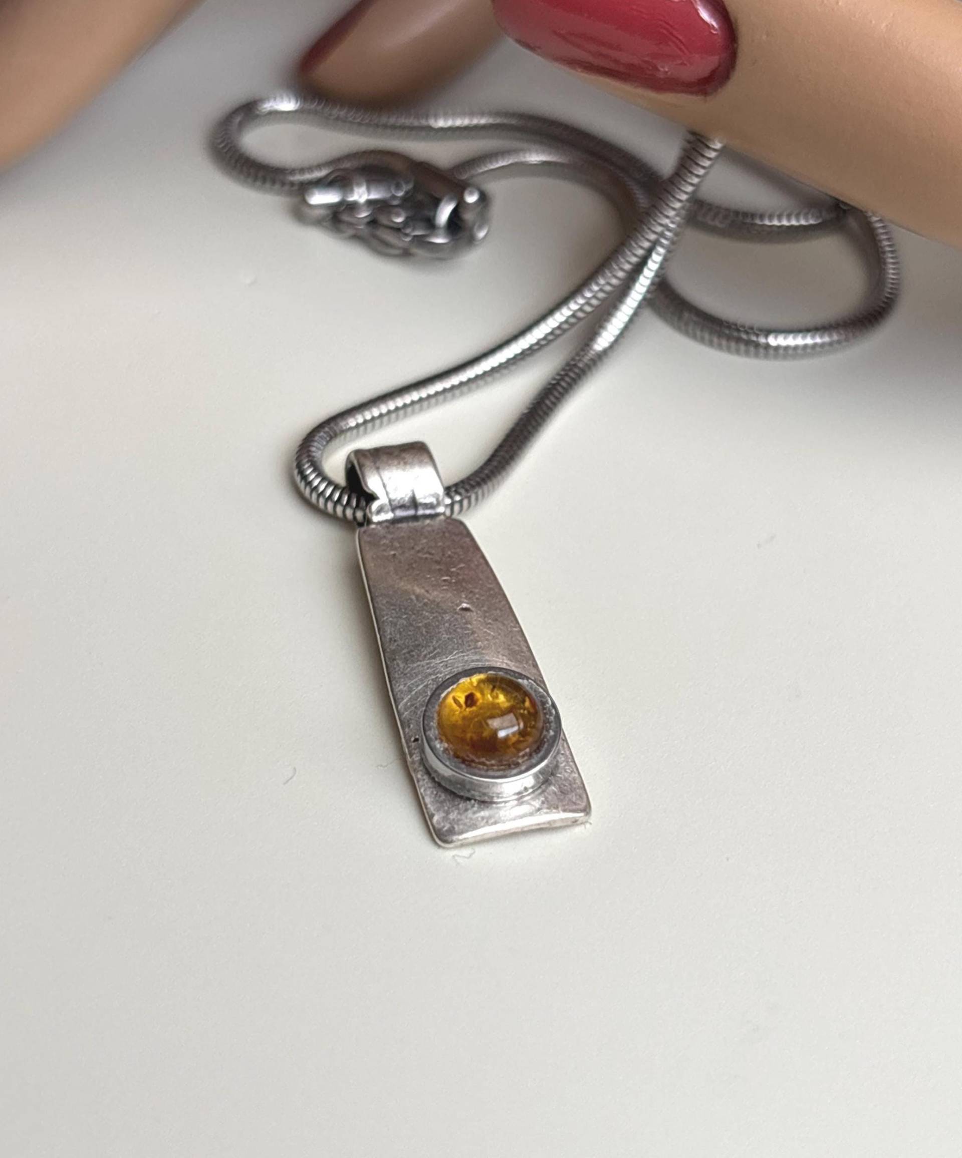 Bernsteinschmuck Kette Anhänger Zamak Und Bernstein von Koenigswurzeln