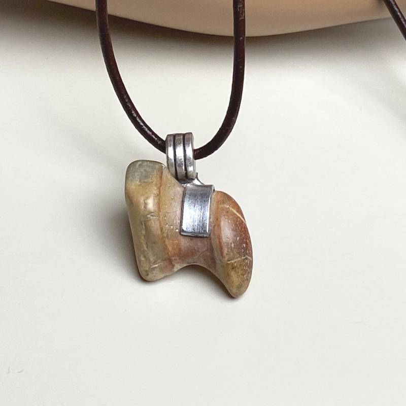 steinschmuck Kette Anhänger Naturstein von Koenigswurzeln