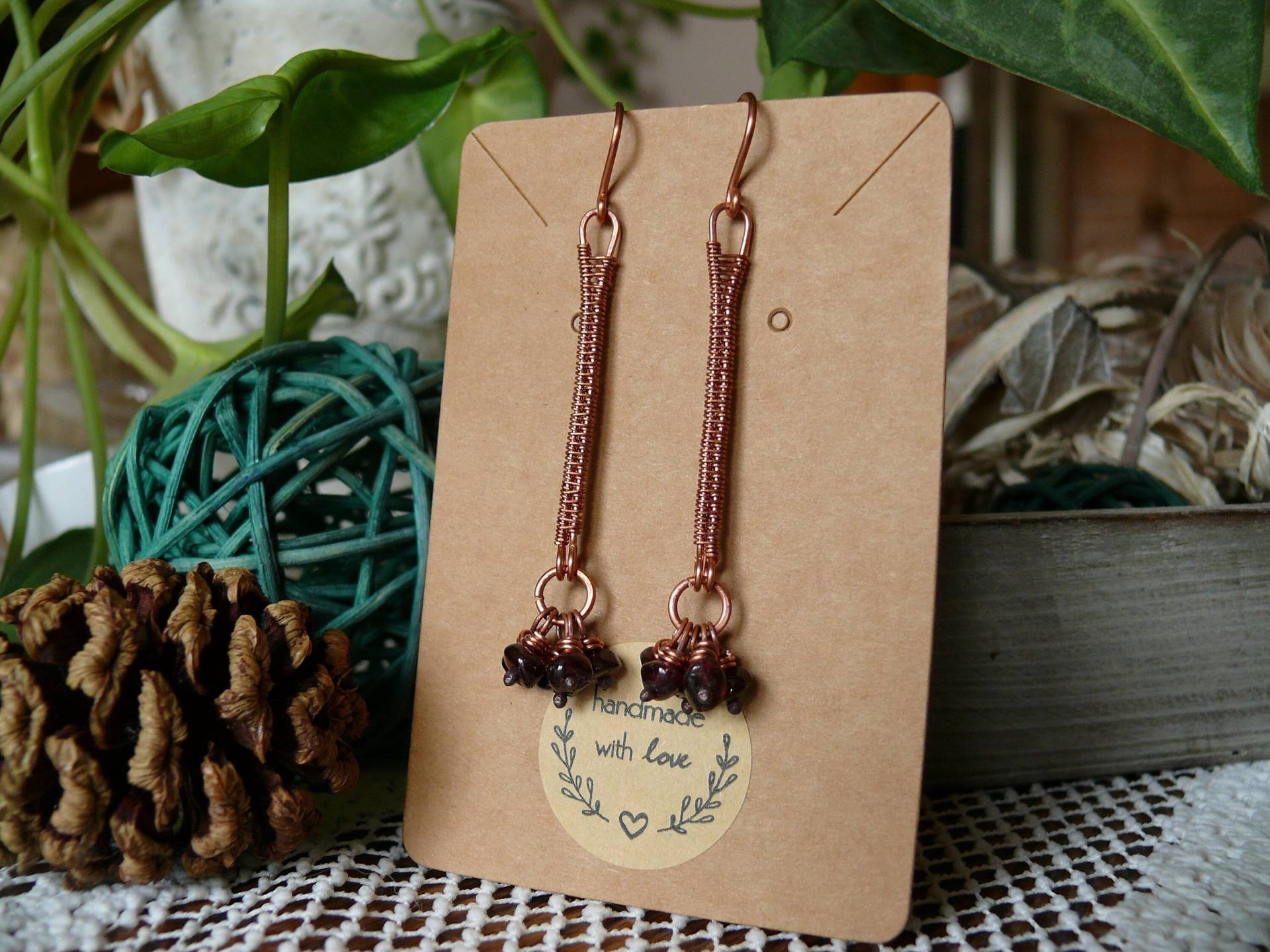 Ohrringe Hängeohrringe Ohrhaken Aus Kupfer Mit Granat Splitter Perlen Vintage Statement Ohrringe Hängeohrringe Ohrhaken Aus Kupfer Mit Granat Splitter Perlen Vintage Statement von KoernerklausDesigns