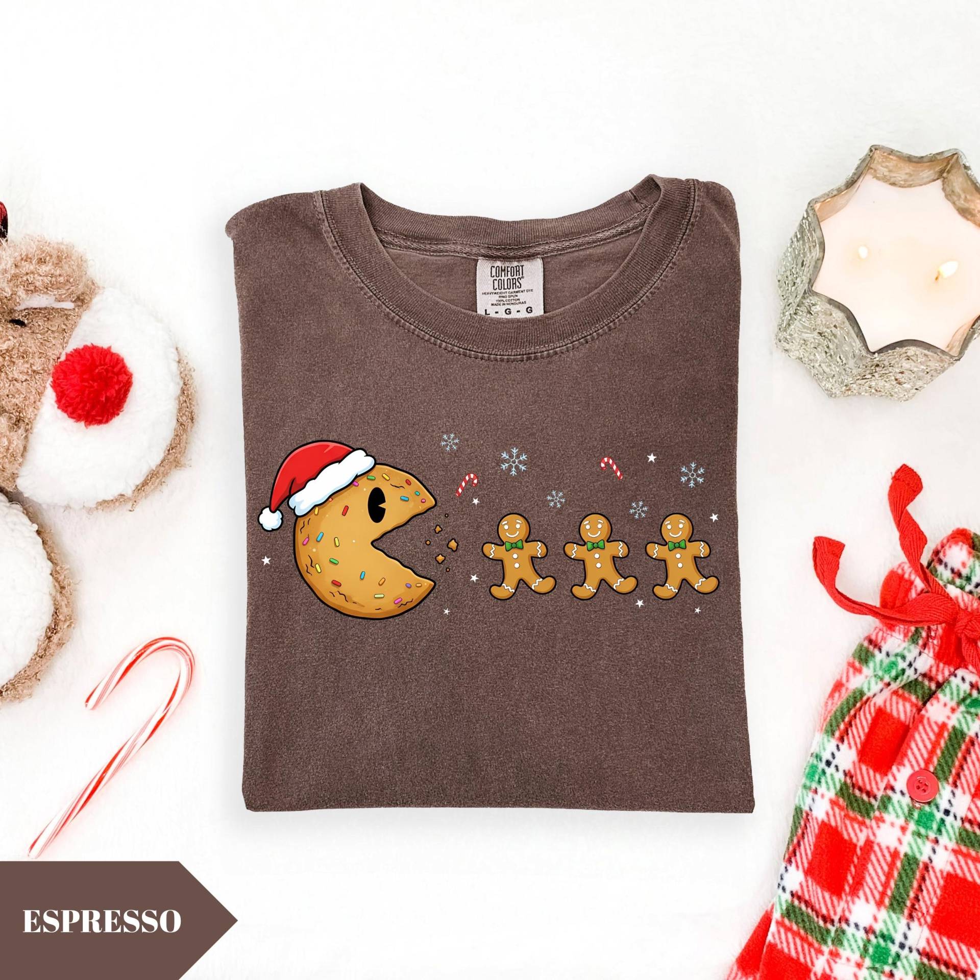 Comfort Colors® Weihnachtsplätzchen T-Shirt, Lebkuchen Kekse Shirt, Frohe Weihnachten Süßes Weihnachtsshirt von KogeraOnlineShop