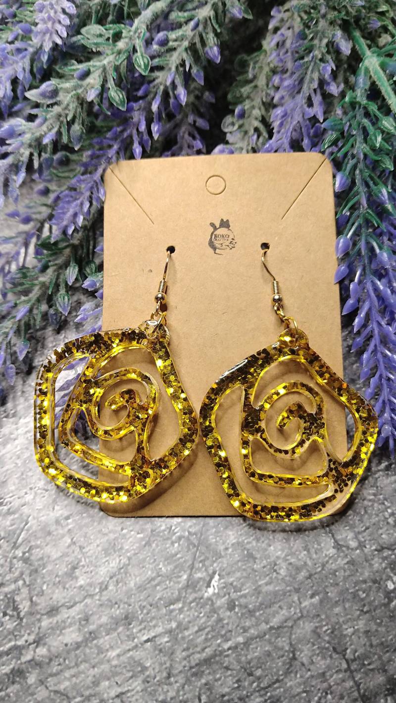 Gold Glitzernde Rosen Ohrringe Leicht Transparent von KokoCrafting