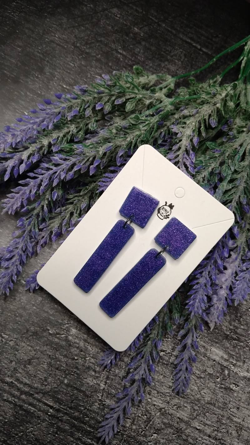 Lila - Blaue Ohrringe. Die Farbe Schimmert Je Licht Anders Intensiv von KokoCrafting