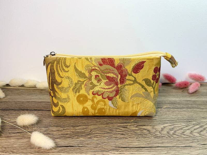Kosmetiktasche. Seide Kleine Tasche. Gelbe Kulturbeutel. Schminkkoffer. Schminktäschchen. Geschenk Für Sie. Florale Kosmetiktasche. Seide Kleine Tasche. Gelbe Kulturbeutel. Schminkkoffer. Schminktäschchen. Geschenk Für Sie. Florale von KolangeShop