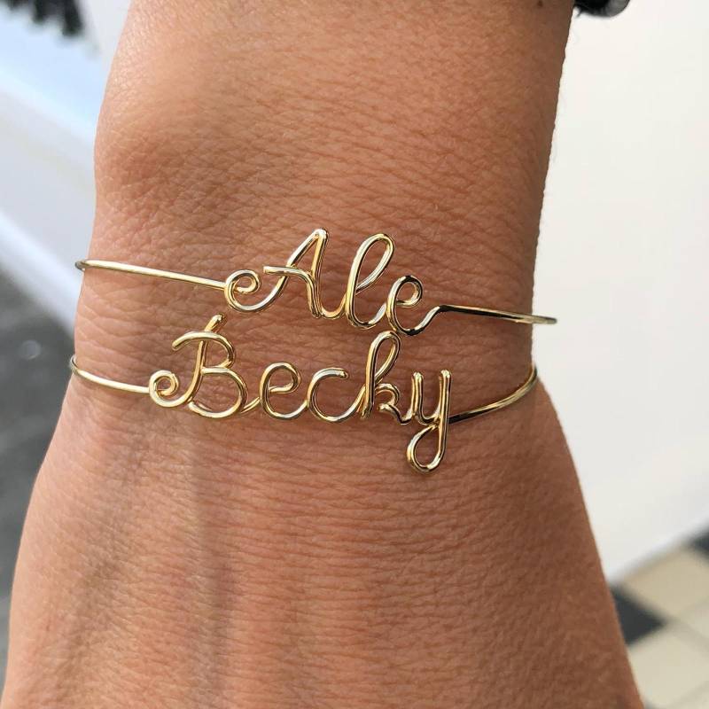 Handgemachtes Gold Name Armband Personalisierte Schmuck Silber Draht Namen Von Kolezi Bros London Uk Handgemachtes Gold Name Armband Personalisierte Schmuck Silber Draht Namen Von Kolezi Bros London Uk von KoleziBros