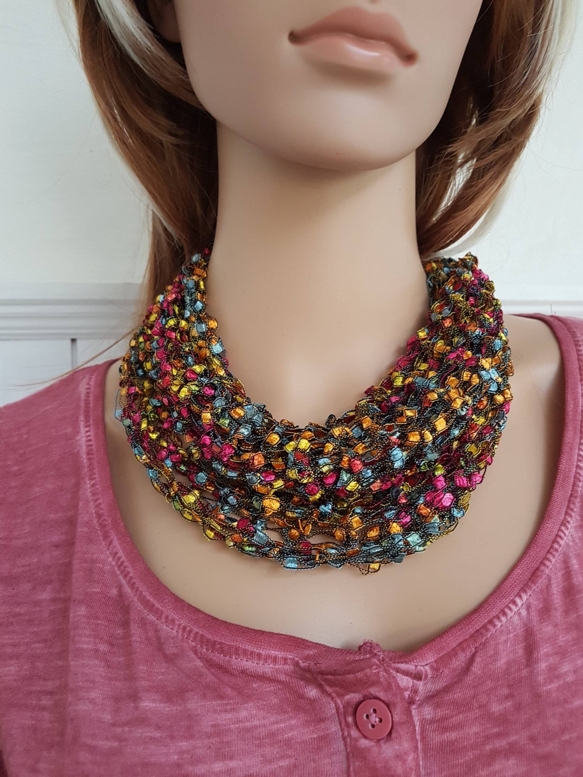 Schmuckschal Loop Halsschmuck Schal Handgefertigt von KolibriCreative