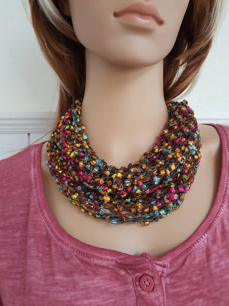 Schmuckschal Loop Halsschmuck Schal Handgefertigt von KolibriCreative