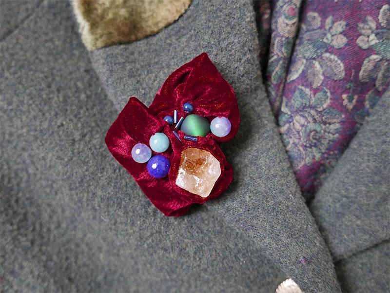 Rote Samtbrosche Für Mantel Oder Wintermütze, Geschenkidee von Kolidam