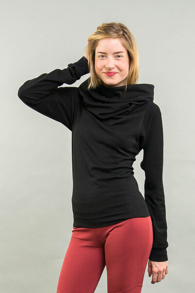 Kolla.Berlin Pullover und Kleid in einem Kleidungsstück von Kolla.Berlin