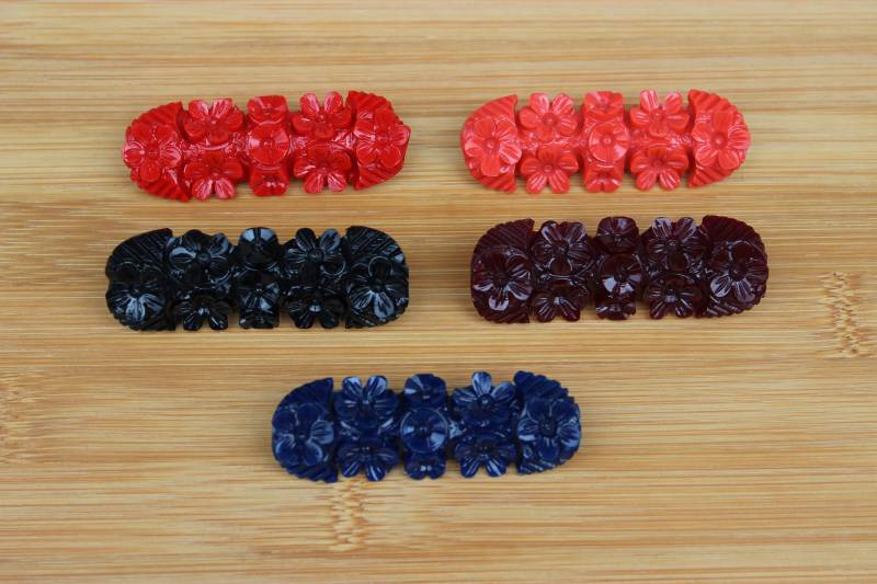 Vintage Brosche Galalith Hand Geschnitzt Blume 1930 1Pc von KolonialRD