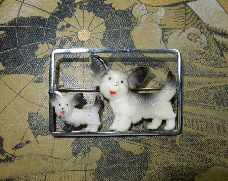 Vintage Brosche Metall Celluloid Hunde Papillon 1930Er Jahre Art Deco von KolonialRD