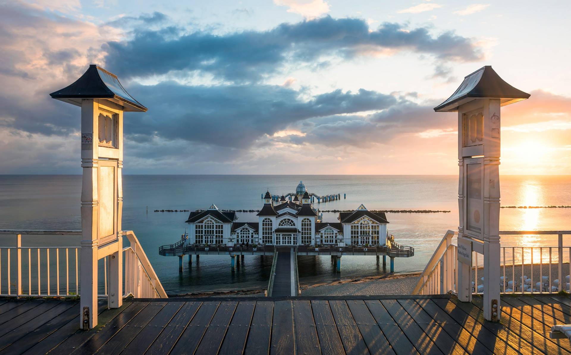 Komar Vliestapete "Digitaldruck Vlies - Magisches Sellin - Größe 450 x 280 cm" bedruckt glatt Wohnzimmer, Schlafzimmer von Komar