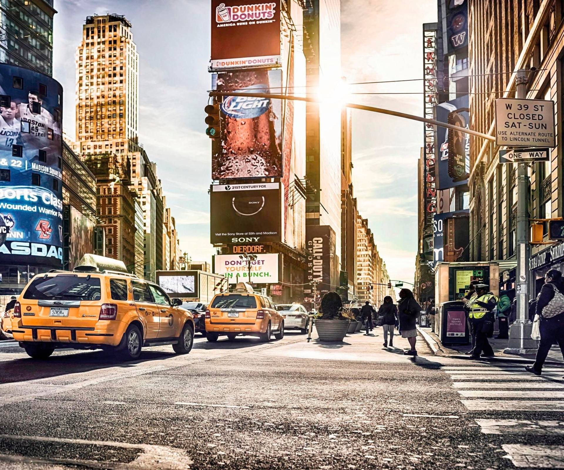 Komar Vliestapete "Times Square", 300x250 cm (Breite x Höhe), Vliestapete, 100 cm Bahnbreite von Komar