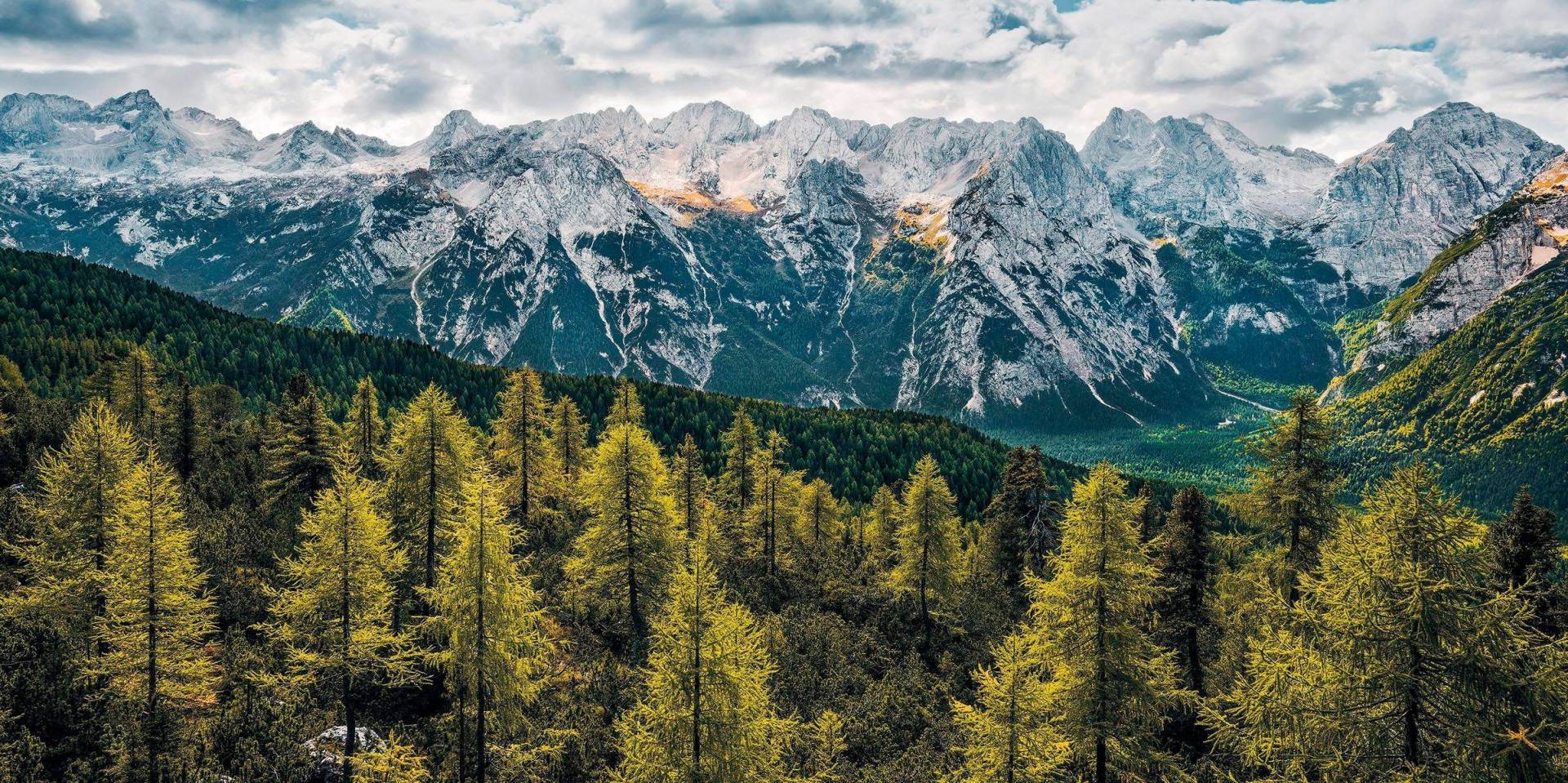 Komar Vliestapete "Wild Dolomites" von Komar