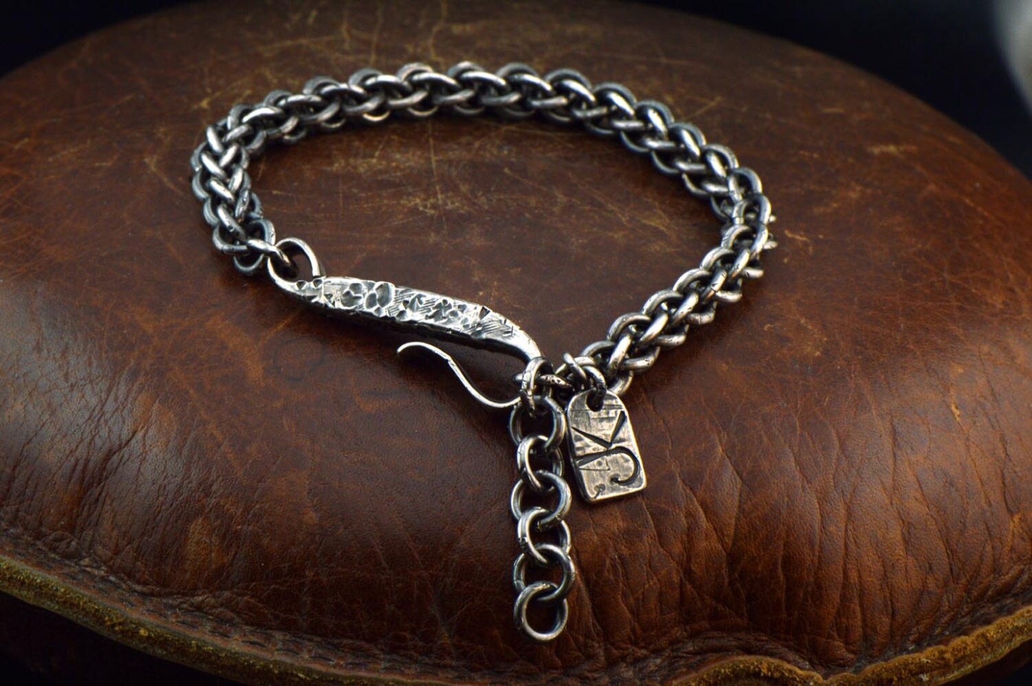 sterling Silber Armband Für Männer. Rustikales Ihn. Gliederkette. Rock N Roll Armband. Chainmaille Schmuck. Motorrad-Armband sterling Silber Armband Für Männer. Rustikales Ihn. Gliederkette. Rock N Roll Armband. Chainmaille Schmuck. Motorrad-Armband von KomeetJewelry