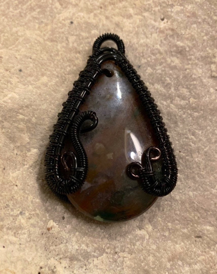 Wire Verzog Pendant von KonaMatata