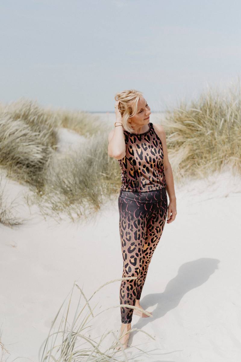Jumpsuit Active Leo Safari Gold Jumpsuit Active Leo Safari Gold von Konekto