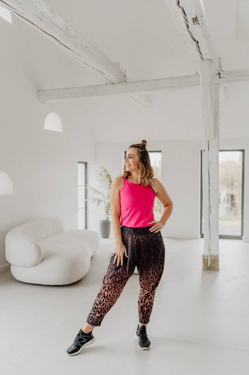 Konekto Move Jumpsuit safari gold mit pink Konekto Move Jumpsuit safari gold mit pink von Konekto