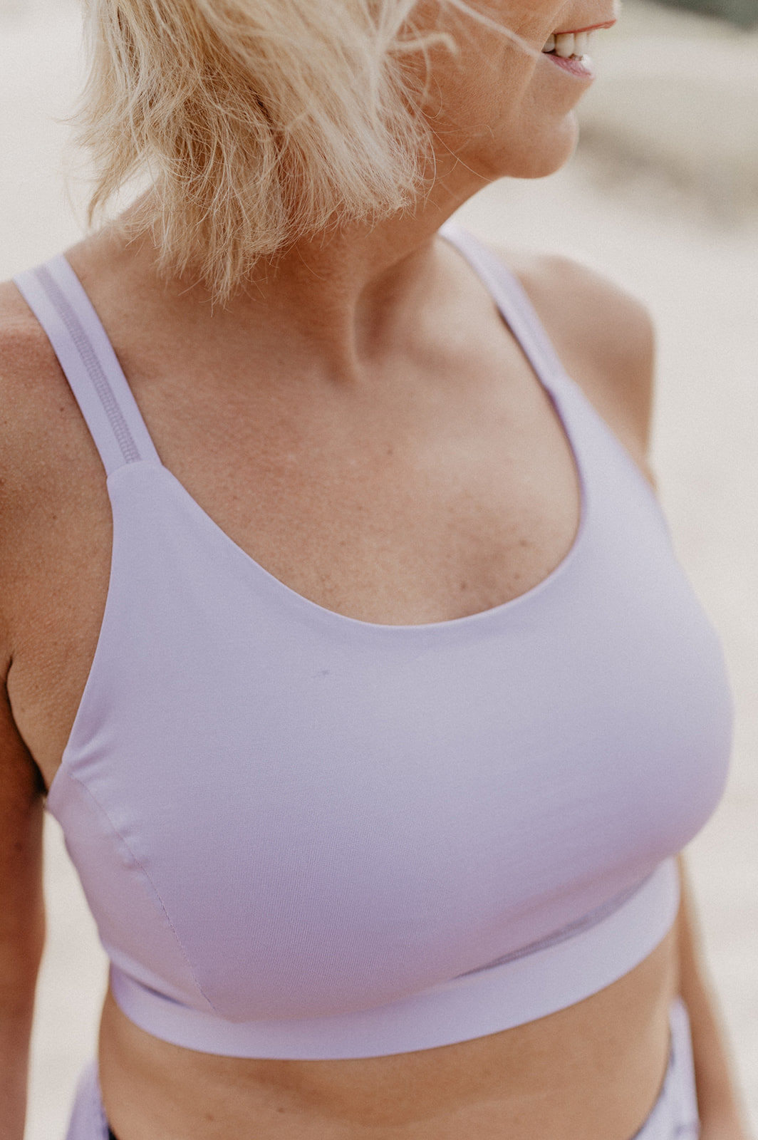 Konekto Sport-Bra Violet Shadow von Konekto