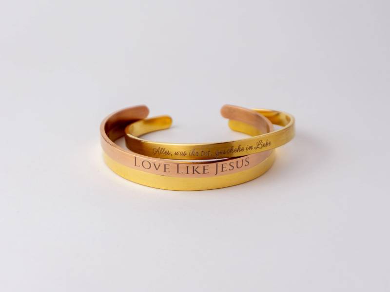 Christlicher Armreif Mit Bibelvers - Personalisiertes Armband Für Frauen in Rosé Gold Und Silber Taufgeschenk & Geschenk Christen Christlicher Armreif Mit Bibelvers - Personalisiertes Armband Für Frauen in Rosé Gold Und Silber Taufgeschenk & Geschenk Christen von Konooni