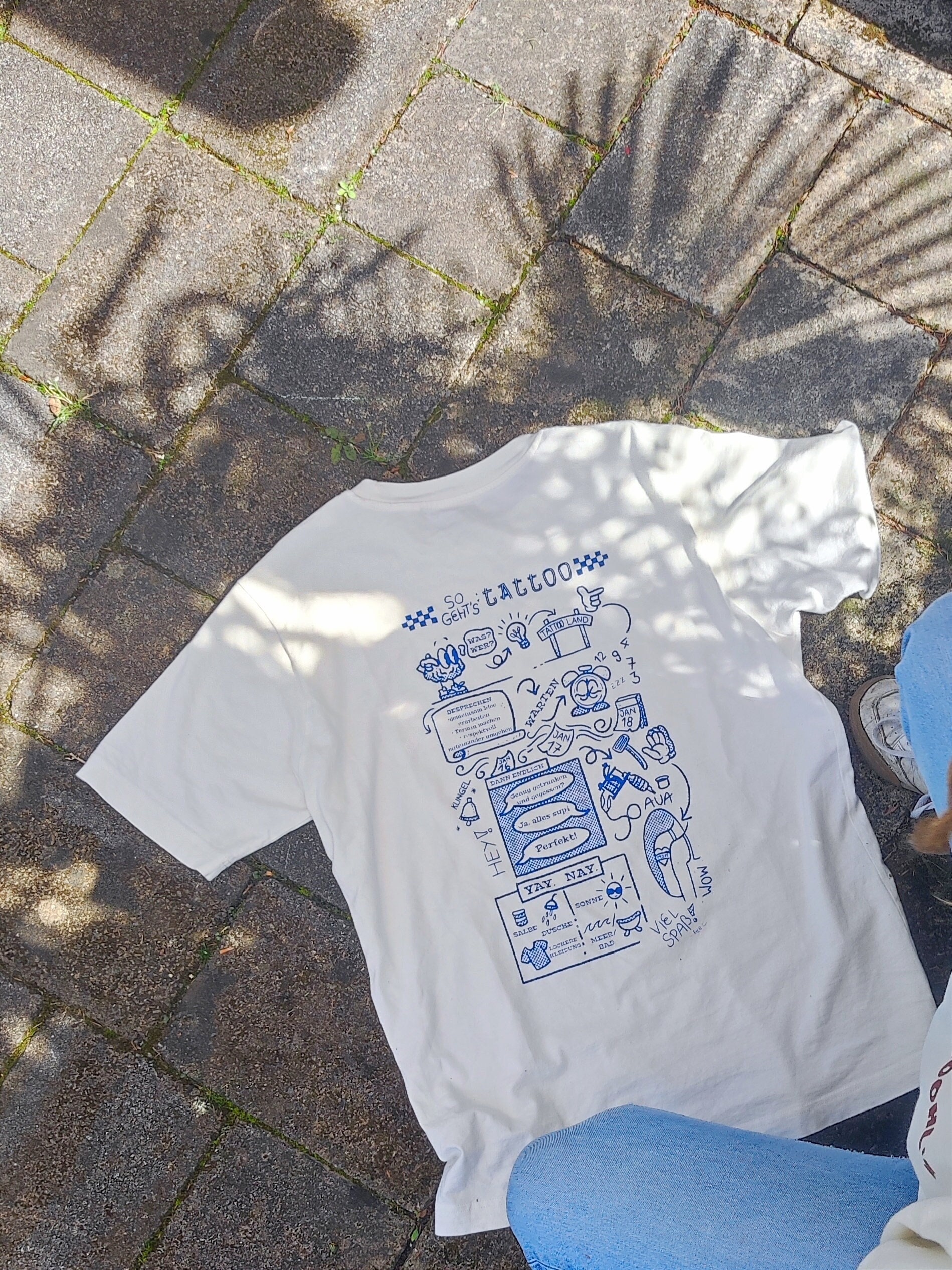 Tattoo | Retro Cartoon T-Shirt Unisex Oversized Tattoo | Retro Cartoon T-Shirt Unisex Oversized von Koohls
