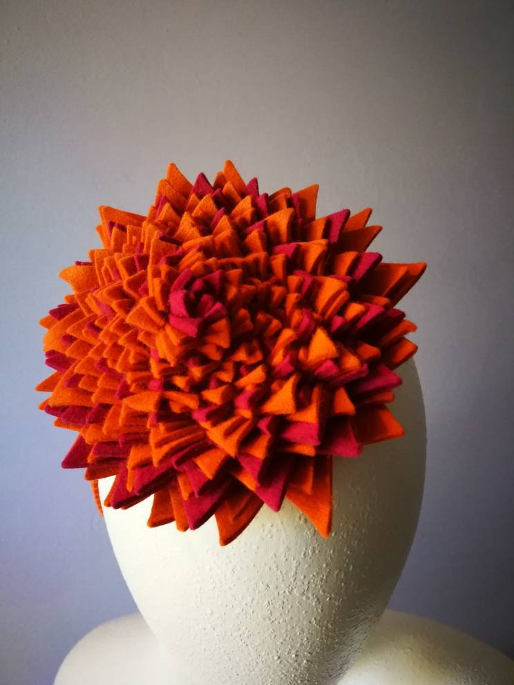 Seerose Aus Filz, Fascinator, Hütchen, Kopfschmuck Seerose Aus Filz, Fascinator, Hütchen, Kopfschmuck von Kopfloos
